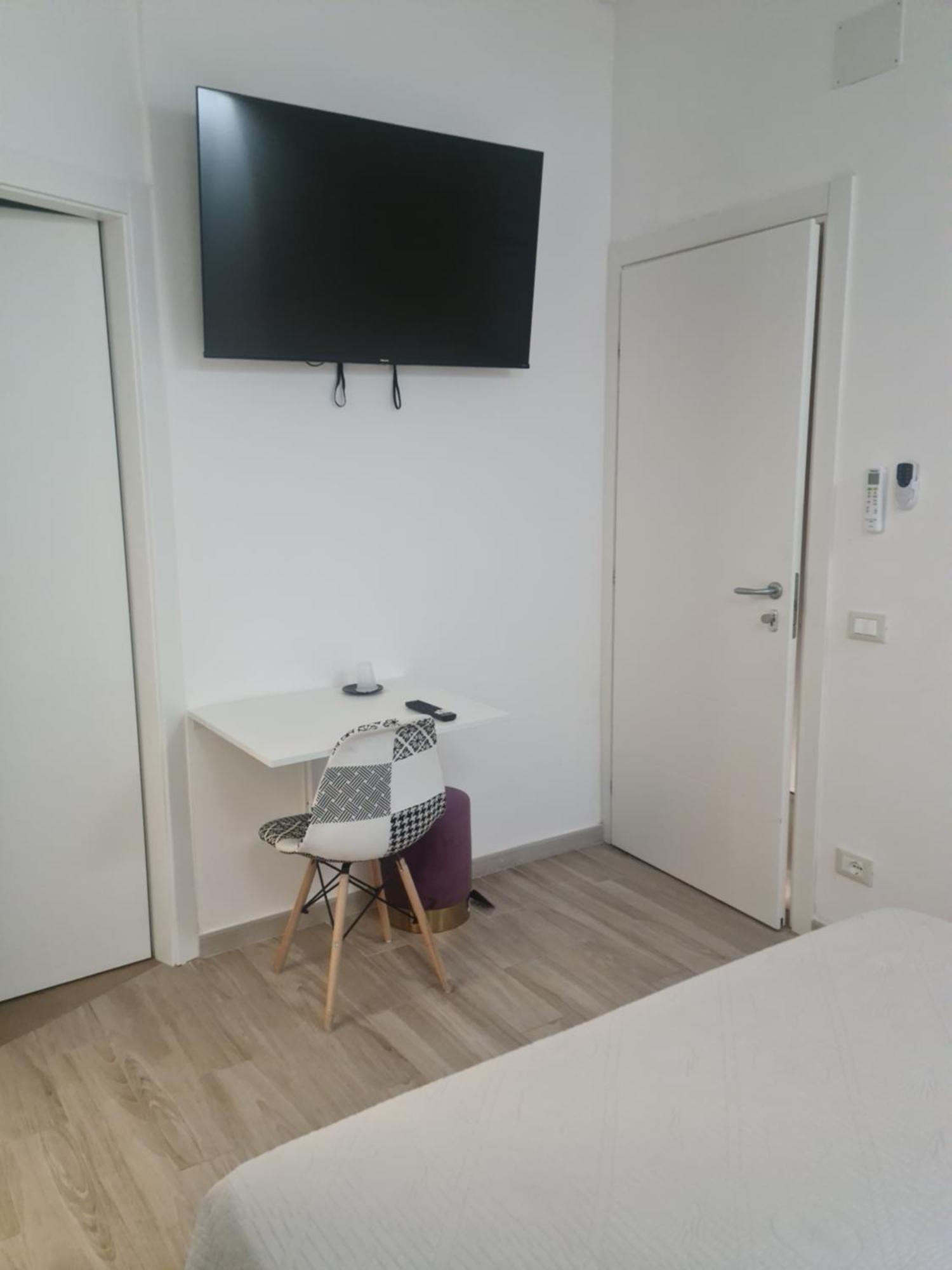 Ruggero Settimo Gallery Guest house